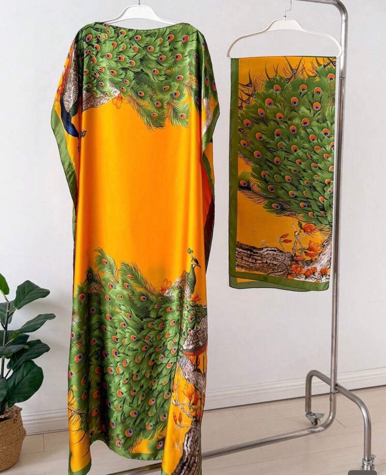 Luxury Peacock Print Kaftan Dress with Matching Scarf – Elegant Maxi Outfit