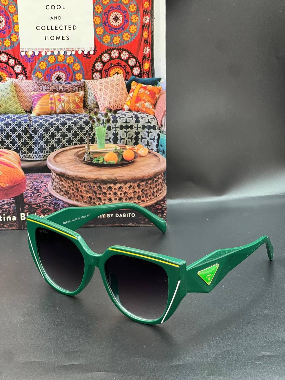 Trendy Fashion Sunglasses 🕶️✨